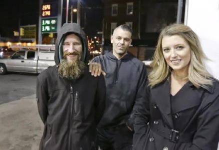 暖心故事眾籌騙局：一對情侶與流浪漢